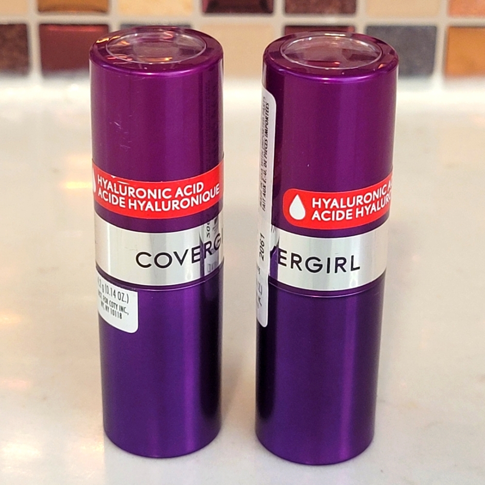 Covergirl Simply Ageless Lipstick Devoted Red 310 Two Hyaluronic Acid BRAND NEW
